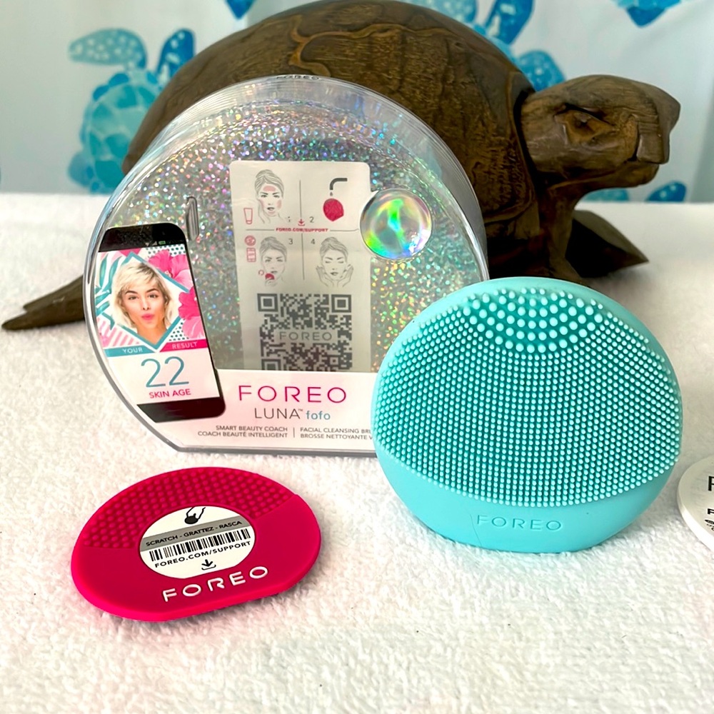 Foreign LUNA facial cleansing brush - mint color